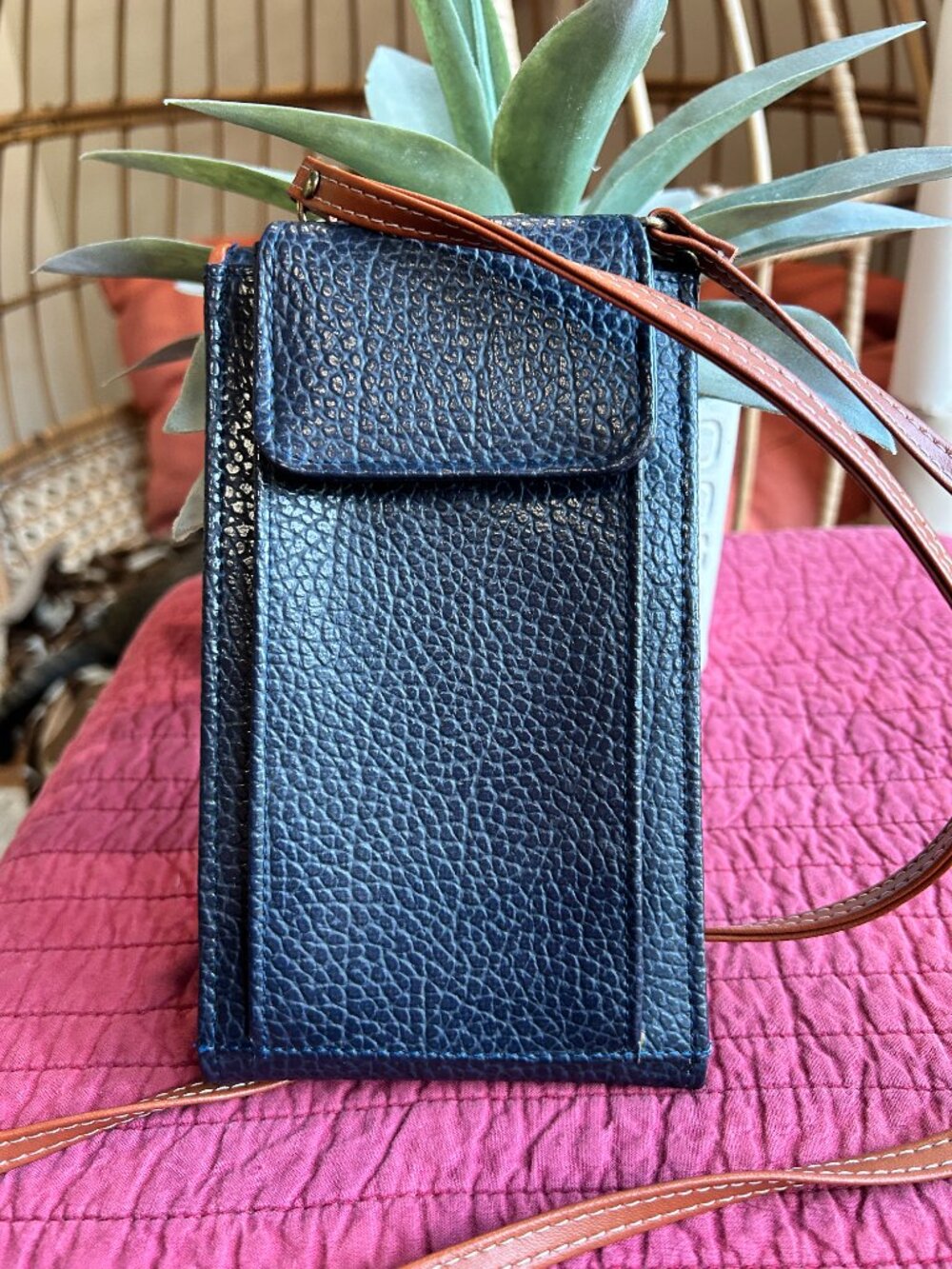 👜 Dooney & Bourke Pebbled Leather Crossbody | Navy + Tan Trim - Picture 5 of 13